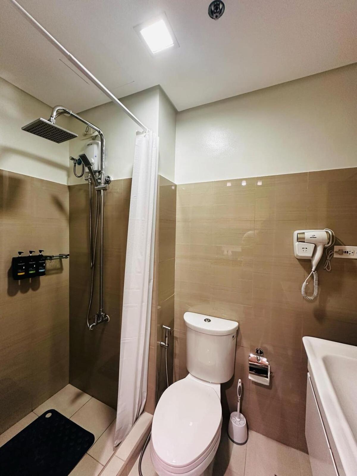 Shore2 Pasay By N&r Valmont *