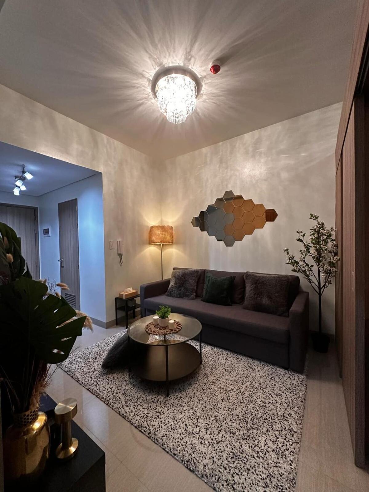 Shore2 Pasay By N&r Valmont *