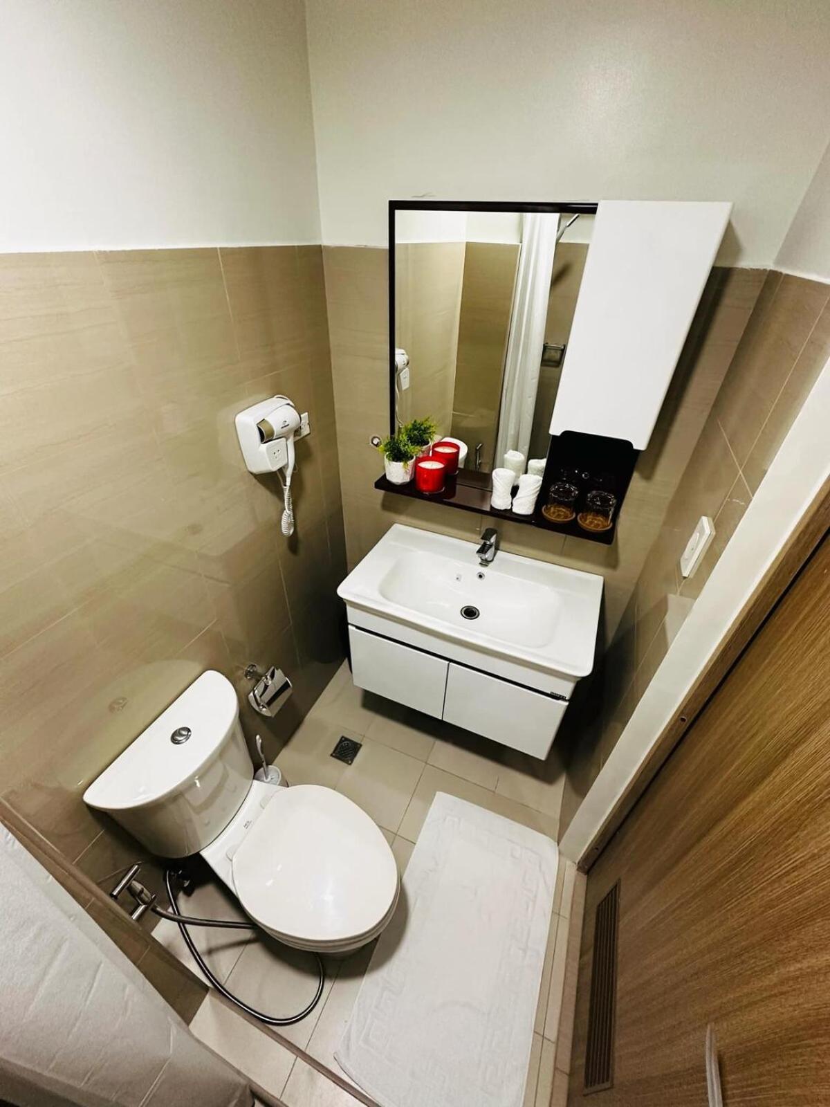 Apartment Shore2 Pasay By N&r Valmont Manila